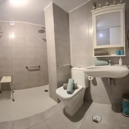 Апартаменты Torres Del Sol-la Perla- Beachfront & Ocean View *