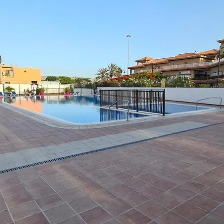 Torres Del Sol-la Perla Ocean View * لوس كريستيانوس
