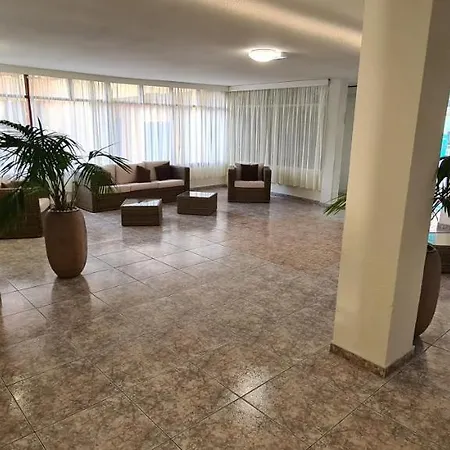 Torres Del Sol-la Perla Ocean View * لوس كريستيانوس